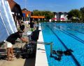 12075 swimming 06